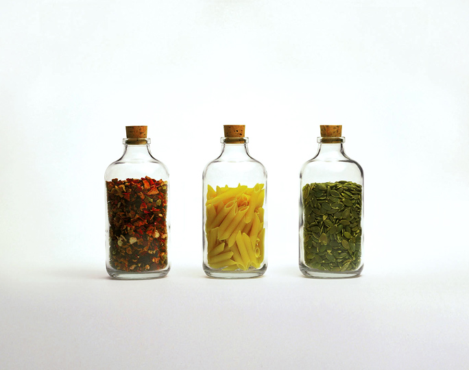 佐藤卓設計的玻璃瓶配合軟木塞